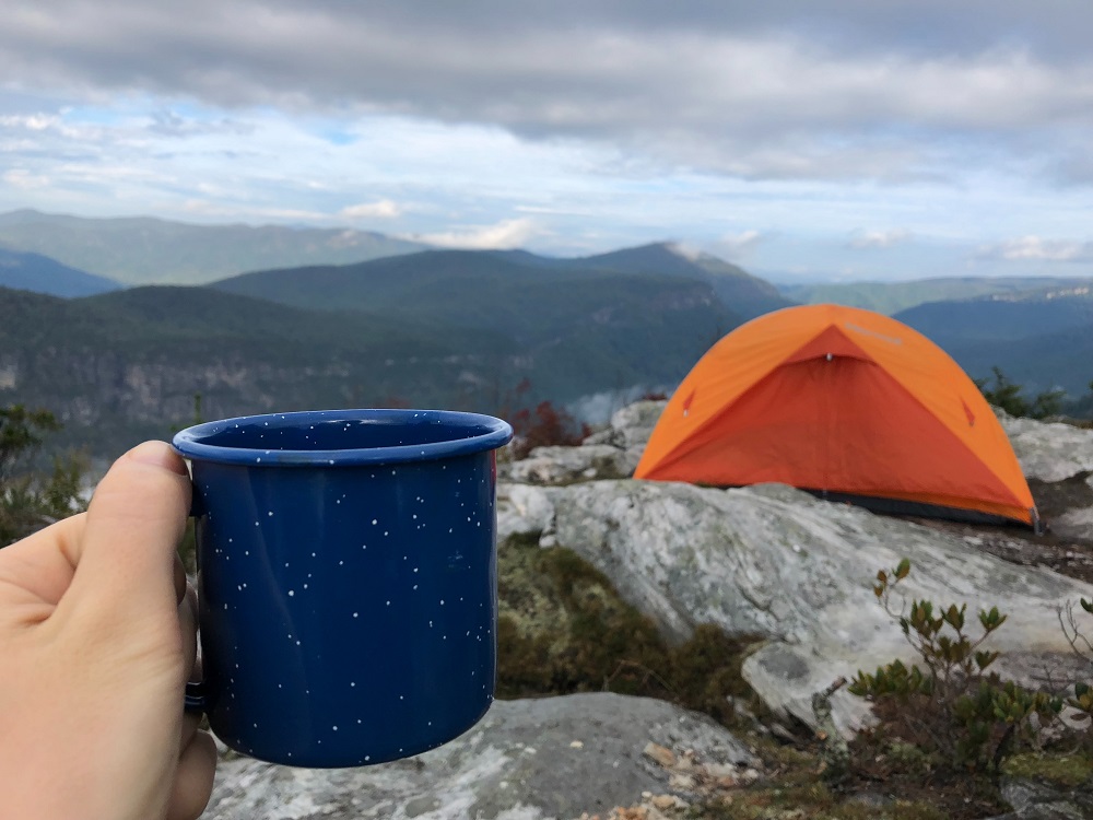 https://hugo.coffee/wp-content/uploads/2020/11/Outdoor-Brew-Ways-to-Make-Coffee-While-Camping-or-Hiking.jpg